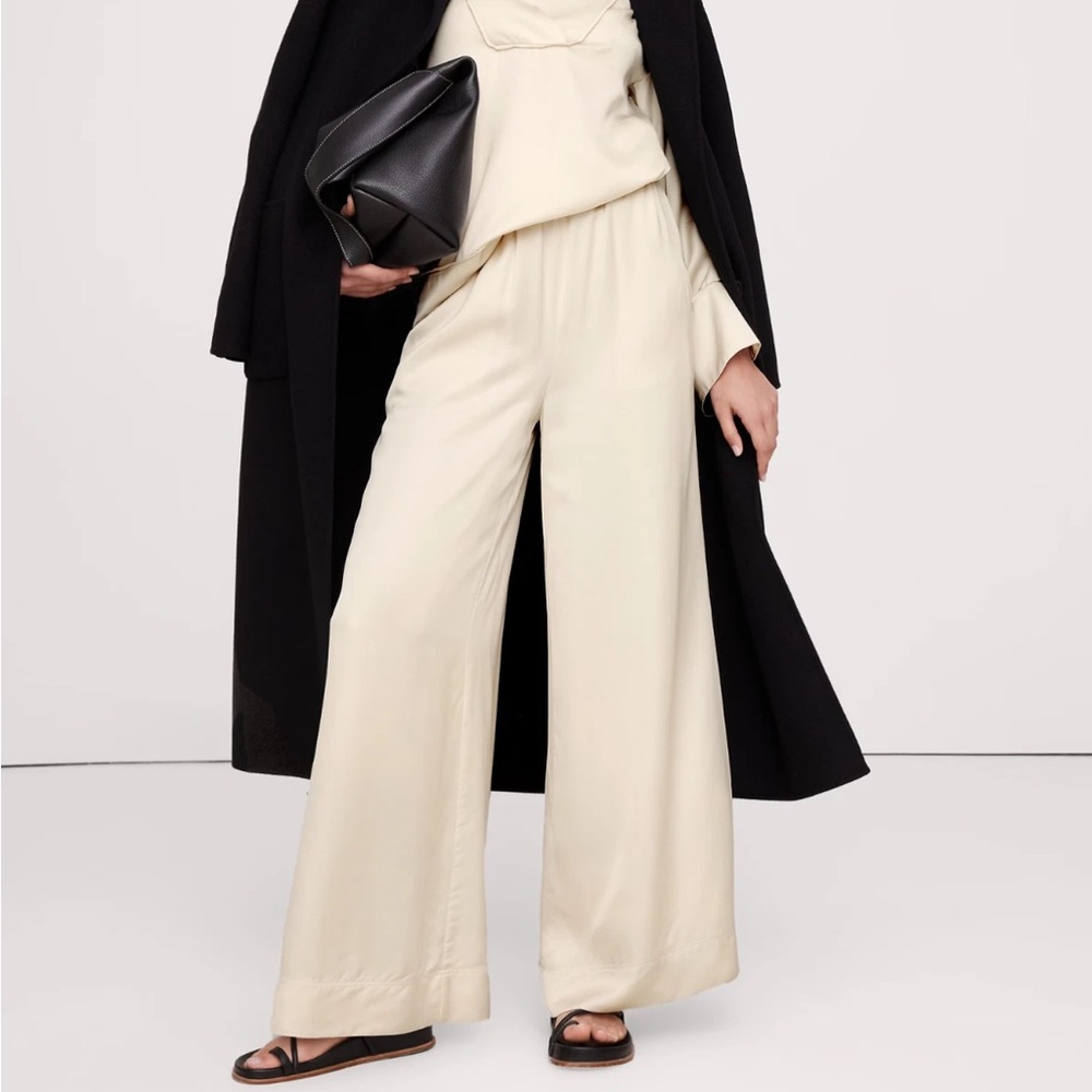 Banana Republic Cream Wide-Leg Elastic Waist Pants